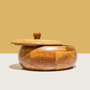 Olla para Chapati UO Premium de Diseño Moderno, Hecha a Mano con Madera de Origen Ético, Tapa de Madera, Ecológica, Apta para Lavavajillas, para Almacenamiento - Product Image 1