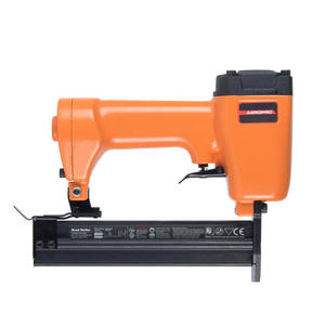 Pistola de Clavos Neumática AEROPRO F30III Naranja con Capacidad para 100 Clavos y Presión Máxima de 120 psi para Trabajos en Madera - Product Image 2