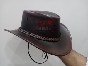 Chapeau de cowboy en cuir marron à large bord, style western ranch, avec bande tressée et sangle de menton, pour homme, idéal pour l'équitation et les activités de plein air. - Product Image 6