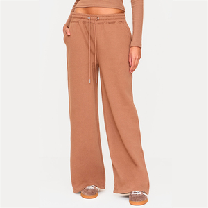 Pantalones deportivos de pierna súper ancha personalizados para mujer, informales, de poliéster y algodón, holgados, estilo jogger, al por mayor, OEM, para mujer - Product Image 1