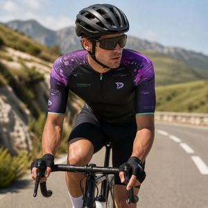 Maillot de Ciclismo Personalizado para Hombre, Corte de Competición, Manga Corta, Sublimado, con Bolsillos Traseros - Product Image 4