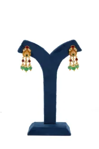 Parure de collier temporel en or 22 carats avec perles superposées, ornée de pierres de rubis et d'émeraudes Kundan, et de perles vertes florales Kundan, style traditionnel - Product Image 2