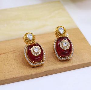 Pendientes Kundan de Moissanita Chapados en Oro Radiante de Primera Calidad, Hermosos para Mujeres y Niñas, Ideales para Bodas y Fiestas - Product Image 2