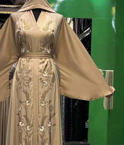 Abaya la plus vendue, style Dubaï, ornée de perles et de sequins, à manches longues, traditionnelle musulmane, faite à la main, pour mariage, respirante, col en V pour femme - Product Image 3