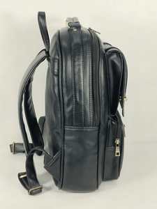 Sac à dos en similicuir avec poche avant et poignée supérieure - Product Image 3