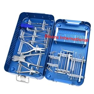 Kit chirurgical orthopédique pour traumatismes, comprenant un ensemble d'instruments manuels en acier inoxydable BISONS pour micro-plaques maxillo-faciales et mini-plaques. - Product Image 1