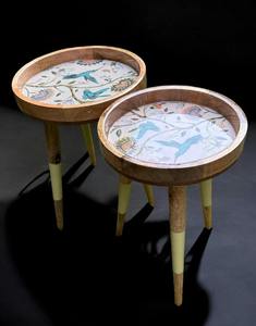 Ensemble de 2 tables basses gigognes de style moderne avec base pliable, design en chevrons, en bois de manguier rustique et métal, pour salon - Product Image 3