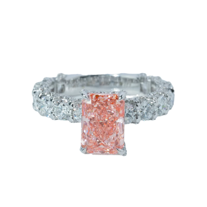 Bague de fiançailles en diamant de laboratoire taille radiant plaqué or 18 carats |   Bague de mariage personnalisée pour femme |   Fabricant de bijoux fins - Product Image 3