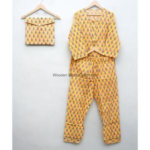 Conjunto de 3 Piezas para Mujer, Estampado Floral Amarillo, 100% Algodón, Corte Holgado, Ropa Casual de Verano, Cuello Redondo, Pantalones de Manga Tres Cuartos - Product Image 2