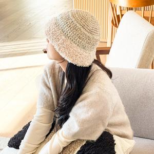 Modèle de chapeau seau Nuvole SEULEMENT - Product Image 1