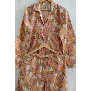 Ensemble de pyjama en coton imprimé à la main pour femmes, vêtements de nuit respirants pour un sommeil confortable - Product Image 4