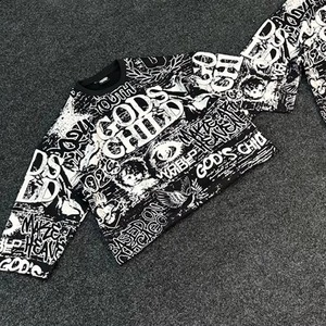 เสื้อยืดแขนยาวคอกลมผู้ชาย สไตล์สตรีทแวร์ พิมพ์ลายตัวอักษร ทรงปกติ ผ้าเจอร์ซีย์คอตตอน 100% - Product Image 1