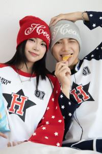 Camiseta de manga corta preencogida de algodón transpirable de 260 g/m² para mujer, unisex, oversize, cuello corto, fabricada en Vietnam. - Product Image 6