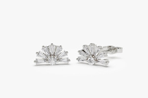 Boucles d'oreilles en or blanc 14 carats avec diamants de laboratoire taille ronde - Product Image 5