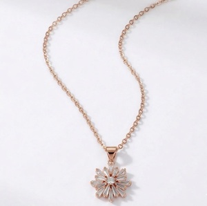 Collar con Colgante de Diamante Starburst, Oro Sólido de 14K, Diamante Cultivado en Laboratorio, Collar con Dije de Rayos de Sol, Joyería Delicada para Uso Diario, Regalo para Ella - Product Image 5