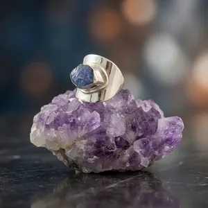 Anillo de Plata de Ley 925 con Tanzanita, Gema Azul Natural, Joyería Vintage Hecha a Mano, Diseño Robusto, Moda Femenina - Product Image 1