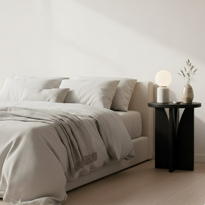 โต๊ะข้างสีดำทันสมัยพร้อมโครงสร้างแข็งแรง |   โต๊ะข้างเตียงทันสมัยและกะทัดรัดสำหรับห้องนั่งเล่น ห้องนอน และพื้นที่ขนาดเล็ก - Product Image 4