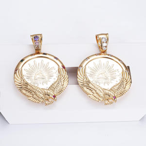 Collar con Colgante de Moneda Libertad con Águila, Chapado en Oro sobre Plata de Ley 925, con Diamante de Gema Multicolor Cultivada en Laboratorio, Certificado IGI - Product Image 1