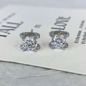 Boucles d'oreilles clous intemporelles en diamant de laboratoire certifié IGI, or 18 carats, pour soirées élégantes et tendance, idéales pour anniversaires et fêtes de luxe - Product Image 2