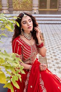 <b>Red</b> Embroidered Indian Wedding <b>Lehenga</b> Choli Set Floral Threadwork Net Dupatta Women's Festive Outfit - Product Image 4