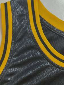 Camiseta sin mangas de baloncesto para hombre, negra, de malla transpirable, ajuste holgado, para deportes y entrenamiento de verano, talla grande, con letras bordadas - Product Image 4