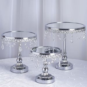 Soporte de metal decorativo de estilo vintage para pastel de cumpleaños, presentación de postres con elegante base de pedestal. - Product Image 5