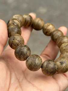 สร้อยข้อมือลูกปัดไม้ทำมือจากไม้ธรรมชาติ น้ำหนักเบา มีสไตล์ และเหมาะสำหรับการสวมใส่ในชีวิตประจำวัน - Product Image 3