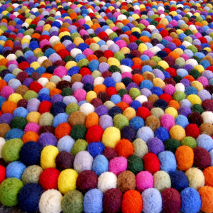 Tapis de porte rond moderne en feutre uni, fait main, en peluche, doux, durable, décoratif, pour entrée et salon, Inde - Product Image 1