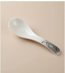 Cuillères en céramique faites à la main et peintes style Wabi-Sabi, cuillères à pudding pour hôtel et restaurant, cuillères à soupe à long manche pour nouilles Lamian - Product Image 4