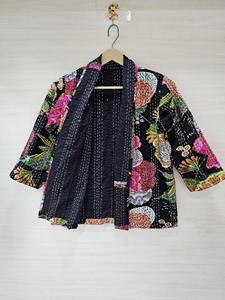 Chaqueta de Algodón Bohemia Reversible, Acolchada con Kantha Floral, Transpirable, Ecológica y de Secado Rápido - Product Image 4