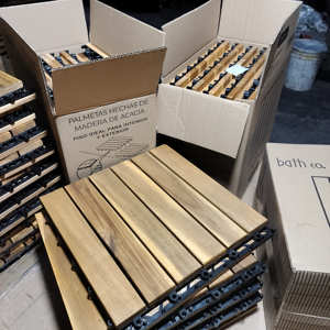 Dalles de terrasse en bois d'acacia à emboîtement 300 x 300 mm carrées, design moderne doré, intérieur/extérieur, patio, atelier, imperméable - Product Image 5