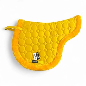 Tapis de selle matelassé pour cheval, doublure en fourrure, coque en coton, tout usage, pour le saut d'obstacles, bords en fourrure de vison et rembourrés. - Product Image 2