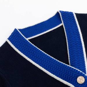 Crea tu Suéter o Cárdigan Personalizado de Primera Calidad con Cuello en V y Logotipos de Hermandades/Fraternidades/Escuelas/Universidades - Product Image 2