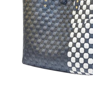 Sacs et sacs à main faits à la main en plastique tressé, prix de gros direct usine, pour femmes, pour les trajets quotidiens et les voyages. - Product Image 3