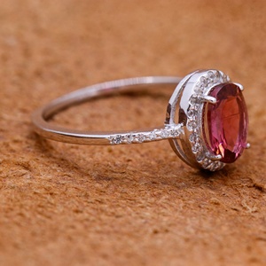 Anillo de Plata de Ley 925 al por Mayor con Turmalina Rosa Ovalada Natural y Circonita Cúbica, Joyas Memoria - Product Image 2