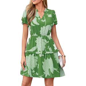 Robe de plage à imprimé floral pour femme, légère, coupe ample, idéale pour les vacances et les loisirs, avec un design adapté aux vacances et aux fêtes. - Product Image 1