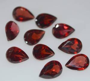 Garnet rouge naturel du Mozambique de haute qualité, taille poire facettée, pierre précieuse en vrac, pierre précieuse taillée, fournisseur IGI, pierre précieuse calibrée - Product Image 1