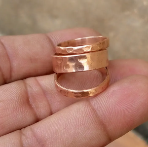 Ensemble de bagues en cuivre pur martelé à motif alvéolé, faites à la main, pour thérapie par le métal, robustes - Product Image 2