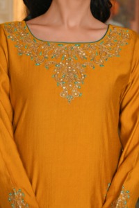 Ensemble Kurta pour femmes en soie brodée Dori Mustard Maharani pour les occasions spéciales, mariages, toutes saisons - Product Image 2