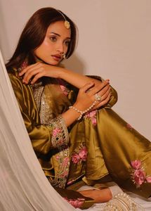 Conjunto de 3 piezas de satén japonés premium: top, salwar y dupatta con bordado de lentejuelas, 2.30 m de organza de seda, ropa étnica lista para usar. - Product Image 2