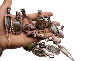 Pendentif en fil de cuivre avec pierres précieuses mélangées, pendentif en fil de cuivre, pendentif artisanal de qualité supérieure, lot de pendentifs en cuivre mélangé. - Product Image 2