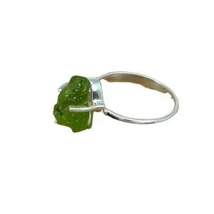 Natural Verde Peridot Untreated Áspero Gemstone 92.5 Sterling Silver Ring Mais Recente Design Simples August Birthstone Finger Band