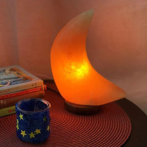 Lámpara Decorativa Tallada en Forma de Luna 2025 al por Mayor con Base de Madera, Elegante Decoración, Lámpara de Sal Rosa del Himalaya Hecha a Mano - Product Image 1