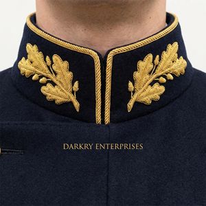 Servicio de Fabricación de Prendas a Medida con Bordado de Hojas de Roble y Bollos en Oro, Cuello Azul Marino, Hecho a Mano - Product Image 1