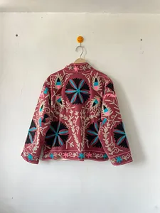 Chaqueta Suzani de Terciopelo Rosa Bordada a Mano para Mujer, Cuello Alto, Patrón Floral Geométrico, Estilo Bohemio, Manga Larga, Ropa de Abrigo para Otoño - Product Image 5