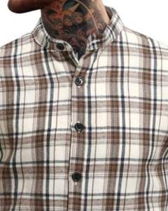 Chemise en coton à carreaux blancs et bruns pour homme, manches longues, boutonnée, décontractée, coupe ajustée, fabrication OEM sur mesure. - Product Image 4