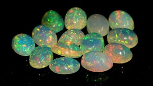 Ópalo Etíope Natural Cabujón Corte Ovalado Gema Suelta Multicolor con Efecto de Fuego para Joyería - Product Image 2