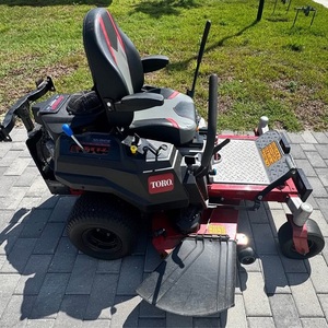 Cortadora de césped Toro TimeCutter MyRide 50 Zero Turn, diseñada para un corte rápido y preciso, y una conducción cómoda para céspedes grandes. - Product Image 4