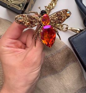 Broche de Lujo Hecho a Mano con Bordado y Cuentas para Mujer, Accesorios de Moda - Product Image 2