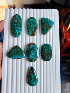 คริสโซคอลล่าแท้ 100% ทรงหลังเบี้ย คุณภาพสูง สีเขียว สำหรับทำเครื่องประดับ รูปทรงหลากหลาย คุณภาพเยี่ยม-พลอยคริสโซคอลล่าสีเขียวธรรมชาติ - Product Image 2